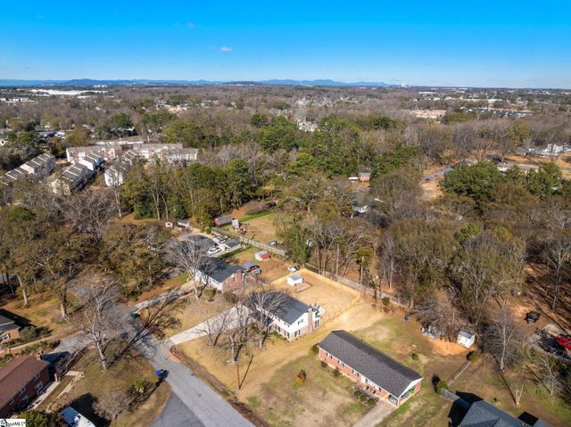 215 Hickory Lane, Mauldin, SC 29662