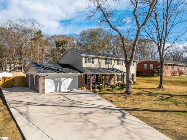 215 Hickory Lane, Mauldin, SC 29662