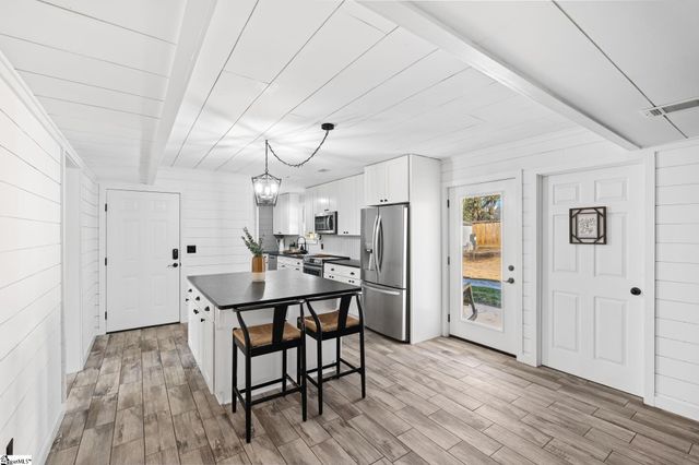 215 Hickory Lane, Mauldin, SC 29662