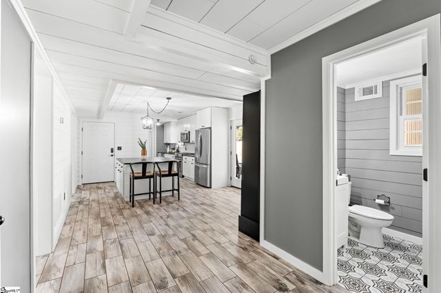 215 Hickory Lane, Mauldin, SC 29662