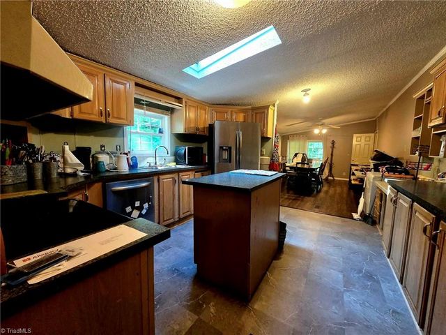 9661 Hampton Road, Lexington, NC 27295