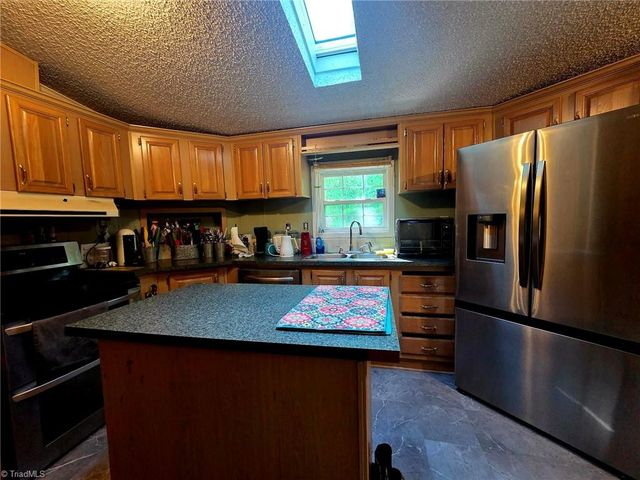 9661 Hampton Road, Lexington, NC 27295