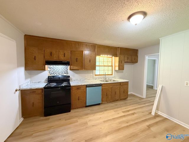 2522 Aspen Avenue NW, Huntsville, AL 35810
