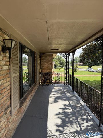 2522 Aspen Avenue NW, Huntsville, AL 35810