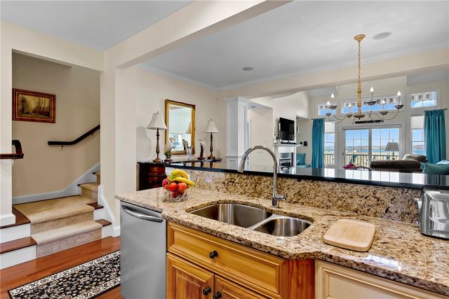 9 Cutter Lane, Tiverton, RI 02878