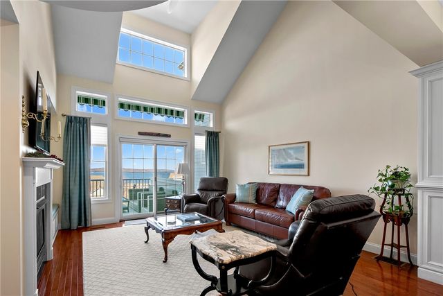 9 Cutter Lane, Tiverton, RI 02878