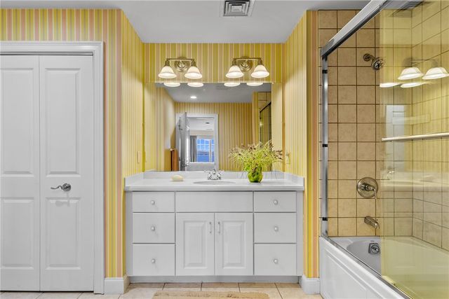 9 Cutter Lane, Tiverton, RI 02878