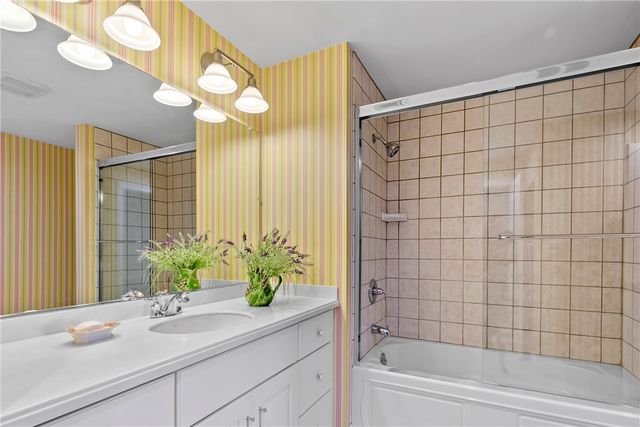 9 Cutter Lane, Tiverton, RI 02878