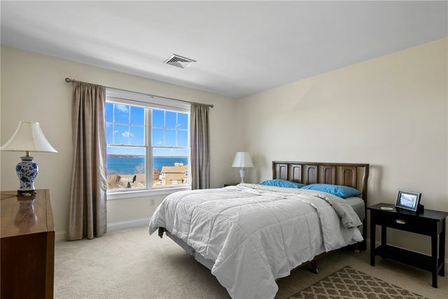 9 Cutter Lane, Tiverton, RI 02878