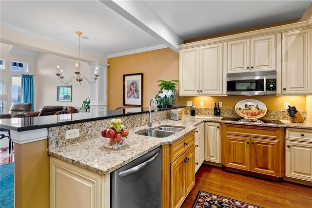 9 Cutter Lane, Tiverton, RI 02878