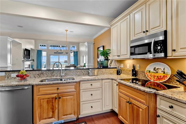 9 Cutter Lane, Tiverton, RI 02878