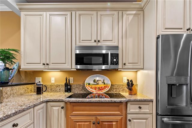 9 Cutter Lane, Tiverton, RI 02878