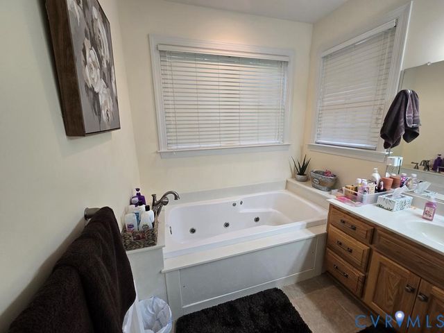 313 Briarwood Dr, Farmville, VA 23901