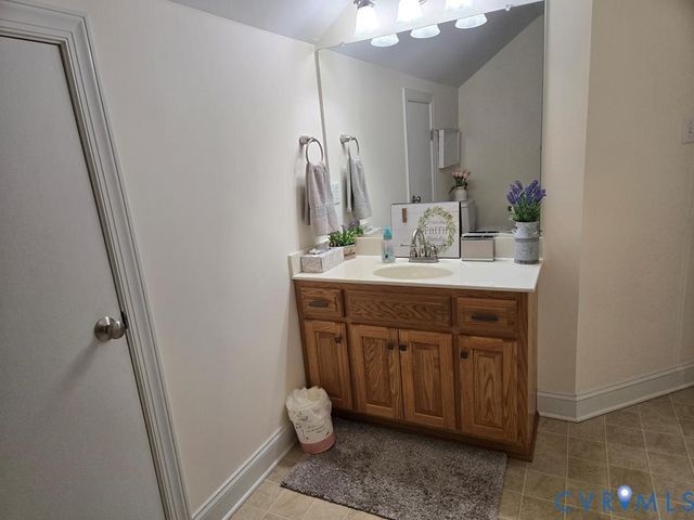 313 Briarwood Dr, Farmville, VA 23901