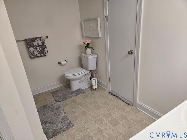 313 Briarwood Dr, Farmville, VA 23901