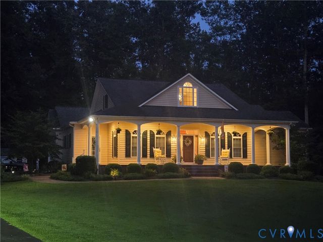 313 Briarwood Dr, Farmville, VA 23901