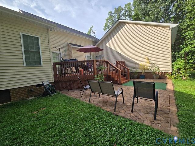 313 Briarwood Dr, Farmville, VA 23901