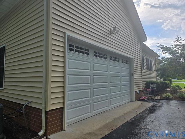 313 Briarwood Dr, Farmville, VA 23901