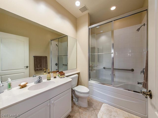 4815 Aston Gardens WAY B-202, Naples, FL 34109