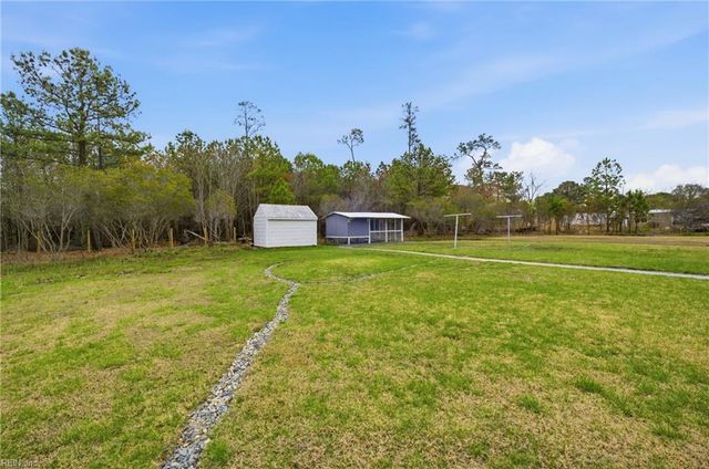 2111 Jenkins Neck RD, Gloucester Point, VA 23062