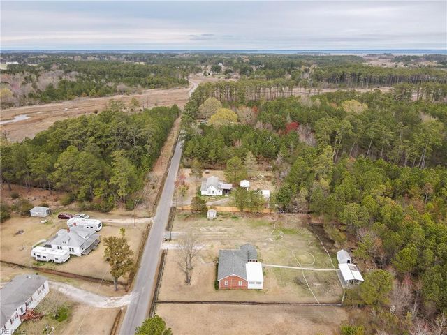 2111 Jenkins Neck RD, Gloucester Point, VA 23062