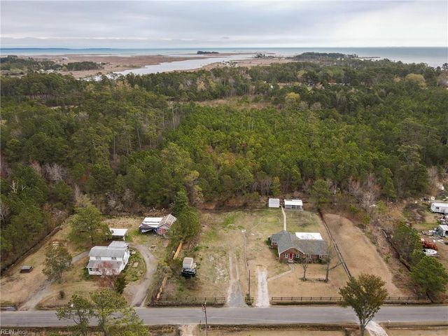 2111 Jenkins Neck RD, Gloucester Point, VA 23062