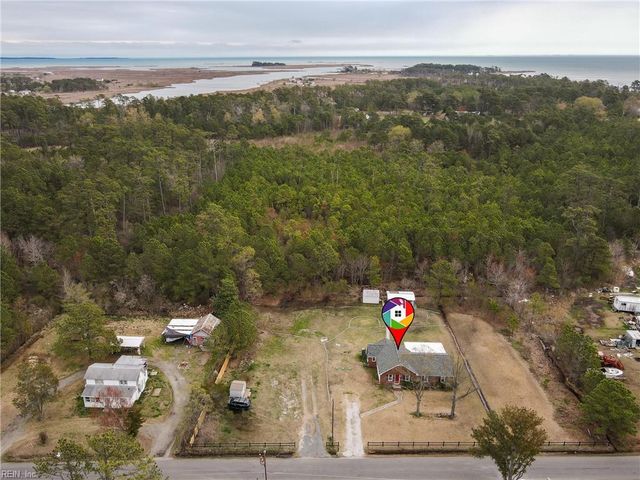 2111 Jenkins Neck RD, Gloucester Point, VA 23062