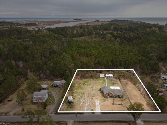 2111 Jenkins Neck RD, Gloucester Point, VA 23062