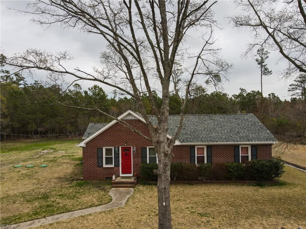 2111 Jenkins Neck RD, Gloucester Point, VA 23062