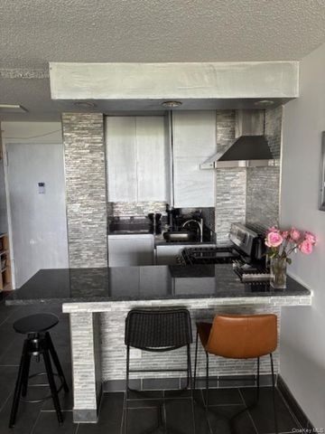 150-38 Union Turnpike 8B, Flushing, NY 11367