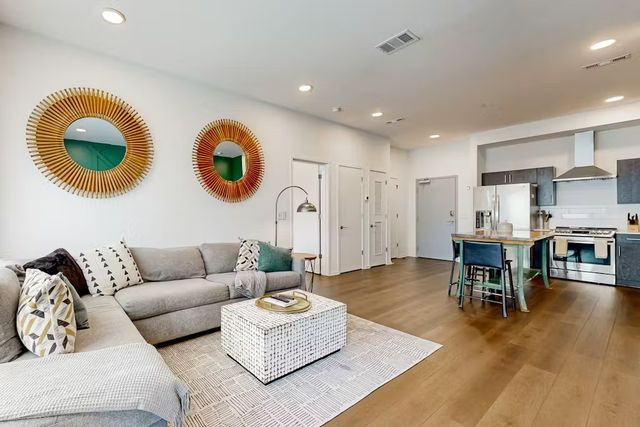 920 King Hollands Ave Apt 114, Nashville, TN 37203