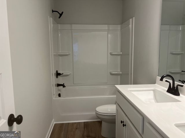 3546 Iron Hearth Bend 95C, Snellville, GA 30039