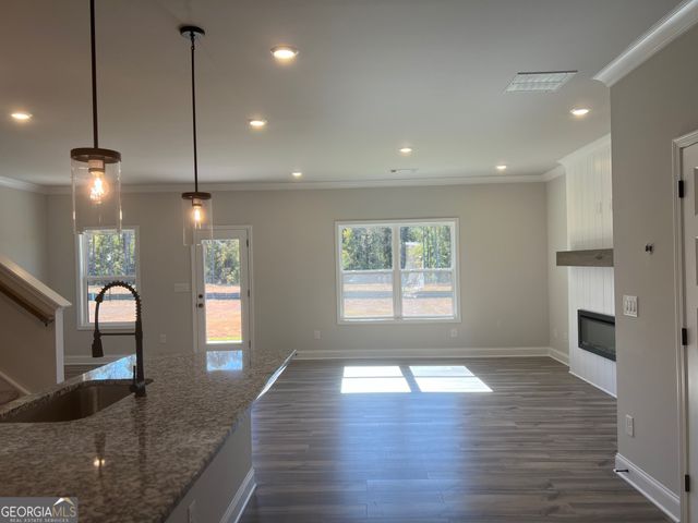 3546 Iron Hearth Bend 95C, Snellville, GA 30039