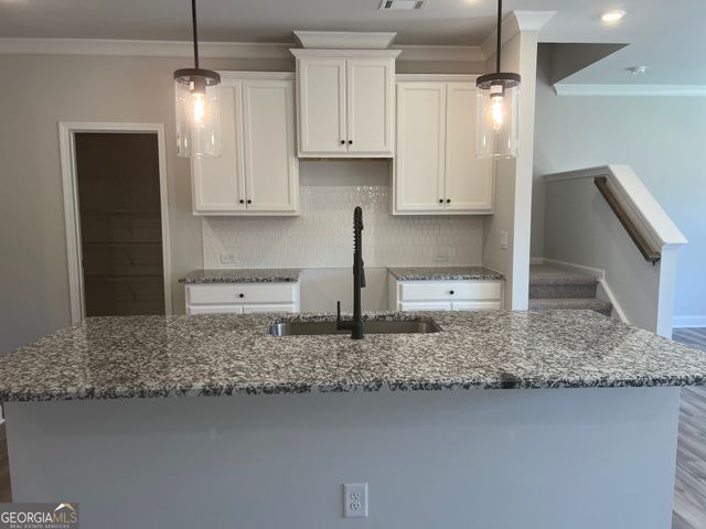 3546 Iron Hearth Bend 95C, Snellville, GA 30039