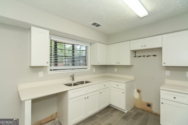 8070 Linda Court, Jonesboro, GA 30238