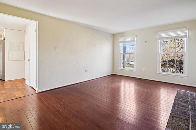 12179 QUEENS BRIGADE DR, Fairfax, VA 22030