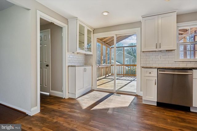 12179 QUEENS BRIGADE DR, Fairfax, VA 22030