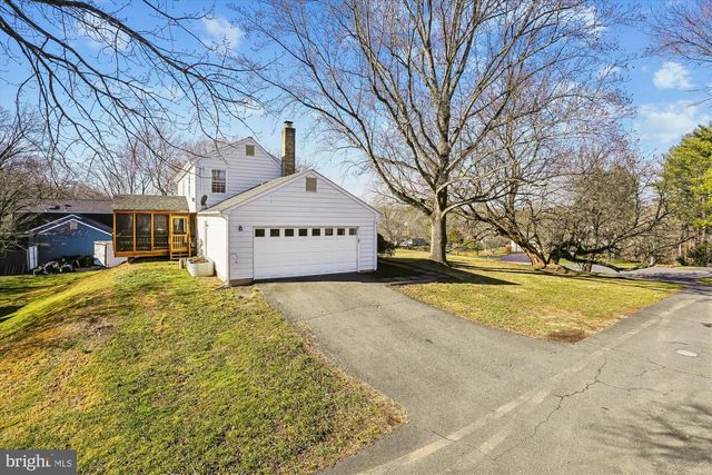 12179 QUEENS BRIGADE DR, Fairfax, VA 22030