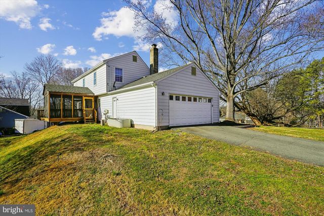 12179 QUEENS BRIGADE DR, Fairfax, VA 22030