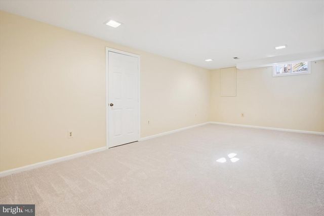 12179 QUEENS BRIGADE DR, Fairfax, VA 22030