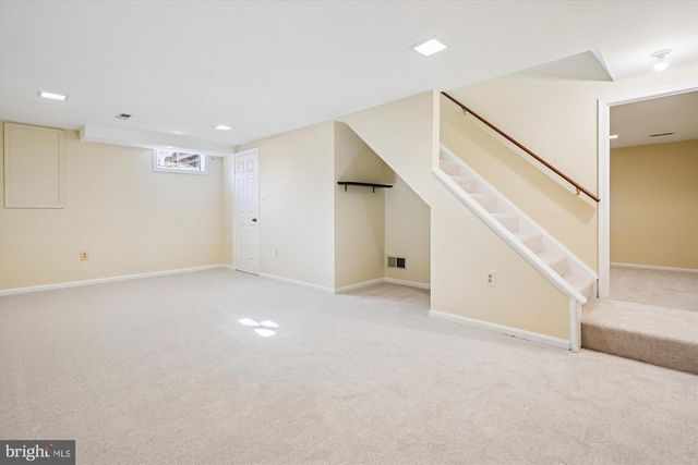 12179 QUEENS BRIGADE DR, Fairfax, VA 22030