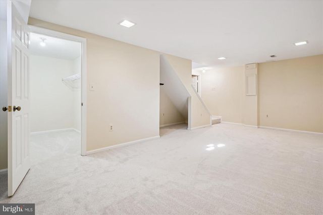 12179 QUEENS BRIGADE DR, Fairfax, VA 22030