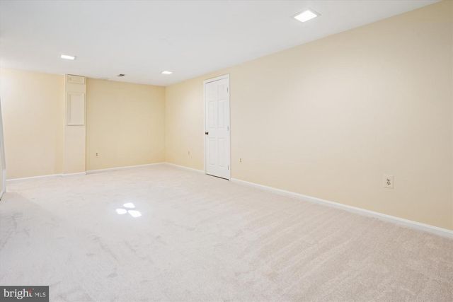 12179 QUEENS BRIGADE DR, Fairfax, VA 22030