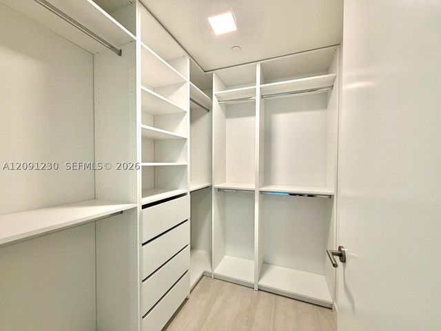 77 SE 5th st 2506, Miami, FL 33131
