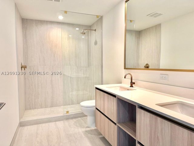 77 SE 5th st 2506, Miami, FL 33131