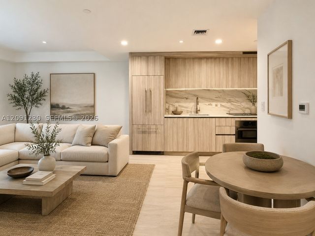 77 SE 5th st 2506, Miami, FL 33131