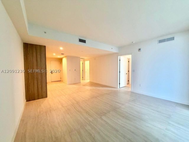 77 SE 5th st 2506, Miami, FL 33131