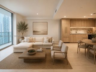 77 SE 5th st 2506, Miami, FL 33131
