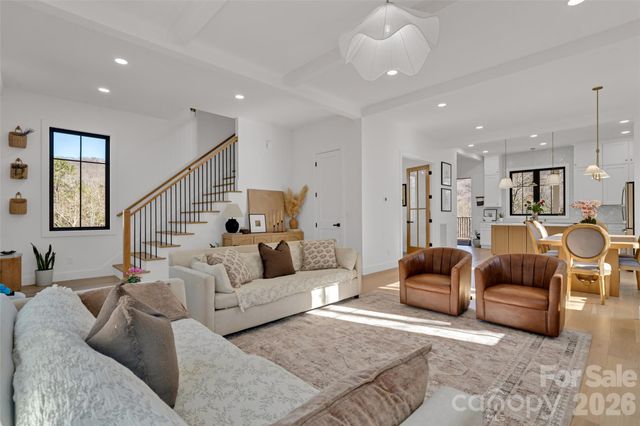 26 Pineview Road, Fairview, NC 28730