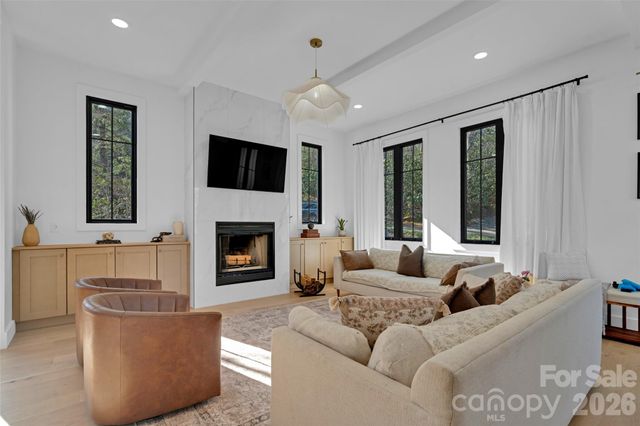 26 Pineview Road, Fairview, NC 28730